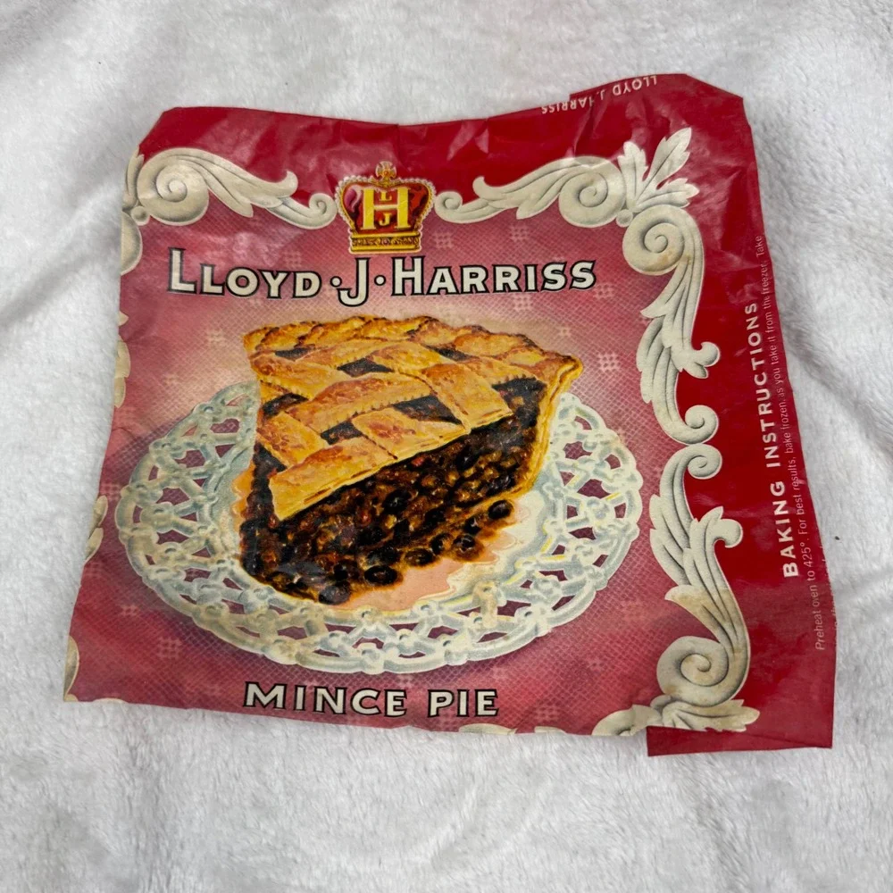 Vintage Lloyd J Harriss Aluminum Pie Tin Perforated 8 Inch w/ Mince Pie Wrapper